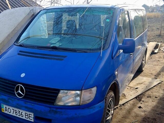 Синий Мерседес Вито, объемом двигателя 2.1 л и пробегом 420 тыс. км за 2300 $, фото 1 на Automoto.ua