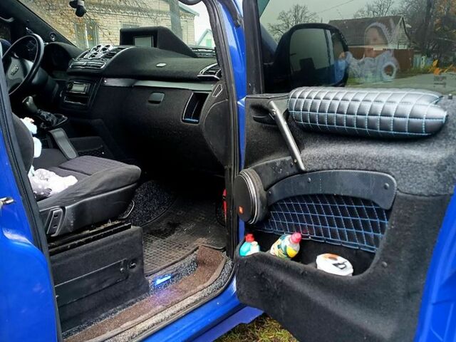 Синій Мерседес Віто, об'ємом двигуна 2.1 л та пробігом 240 тис. км за 7000 $, фото 1 на Automoto.ua