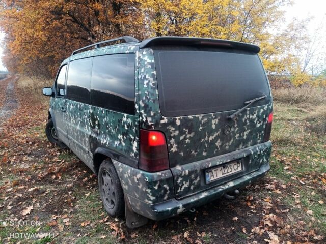 Зеленый Мерседес Вито, объемом двигателя 2.1 л и пробегом 330 тыс. км за 2000 $, фото 1 на Automoto.ua