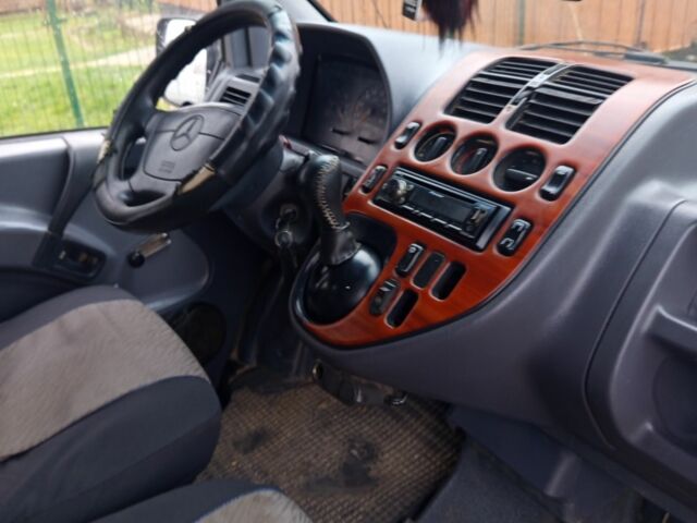 Зеленый Мерседес Вито, объемом двигателя 2.3 л и пробегом 700 тыс. км за 3100 $, фото 1 на Automoto.ua