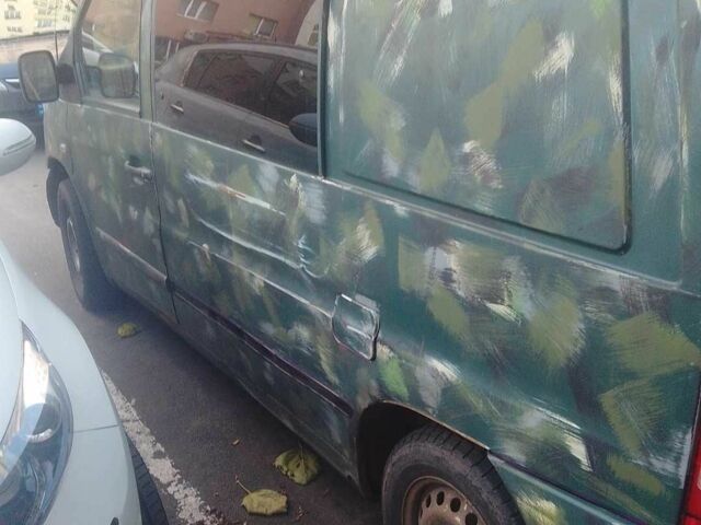 Зеленый Мерседес Вито, объемом двигателя 2.2 л и пробегом 550 тыс. км за 1909 $, фото 1 на Automoto.ua