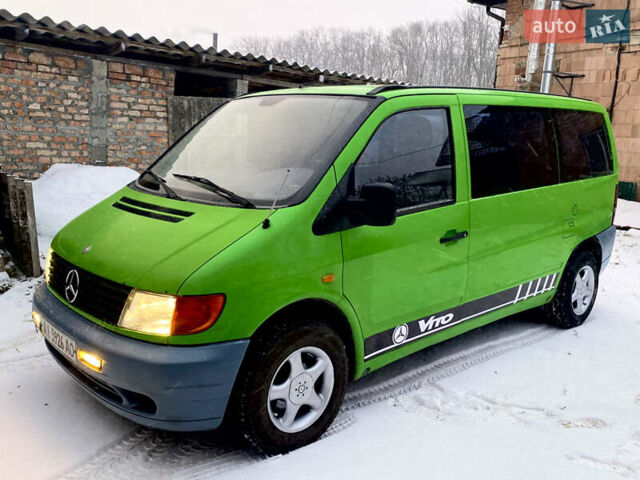 Зеленый Мерседес Вито, объемом двигателя 2.3 л и пробегом 400 тыс. км за 5500 $, фото 1 на Automoto.ua