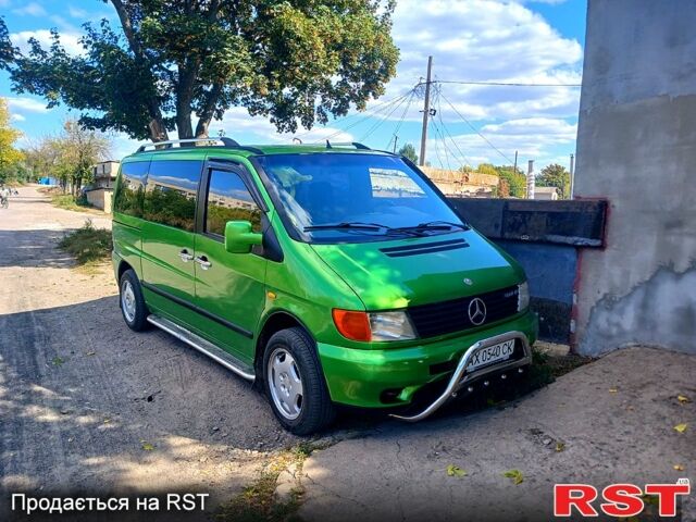 Зеленый Мерседес Вито, объемом двигателя 2.3 л и пробегом 700 тыс. км за 6500 $, фото 1 на Automoto.ua