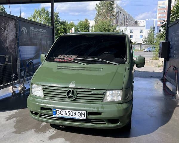 Зеленый Мерседес Вито, объемом двигателя 2.2 л и пробегом 350 тыс. км за 4000 $, фото 1 на Automoto.ua