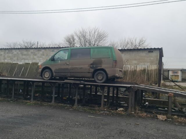 Зеленый Мерседес Вито, объемом двигателя 2.3 л и пробегом 1000 тыс. км за 1500 $, фото 1 на Automoto.ua