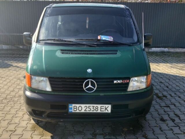 Зеленый Мерседес Вито, объемом двигателя 2.2 л и пробегом 290 тыс. км за 3900 $, фото 1 на Automoto.ua