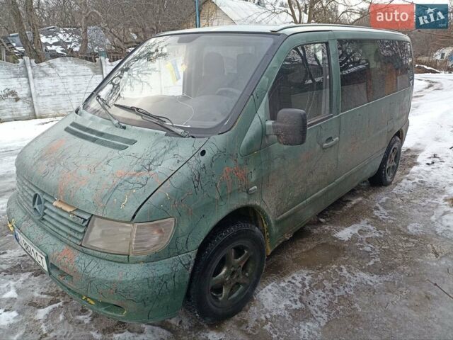 Зеленый Мерседес Вито, объемом двигателя 2.2 л и пробегом 300 тыс. км за 4500 $, фото 1 на Automoto.ua
