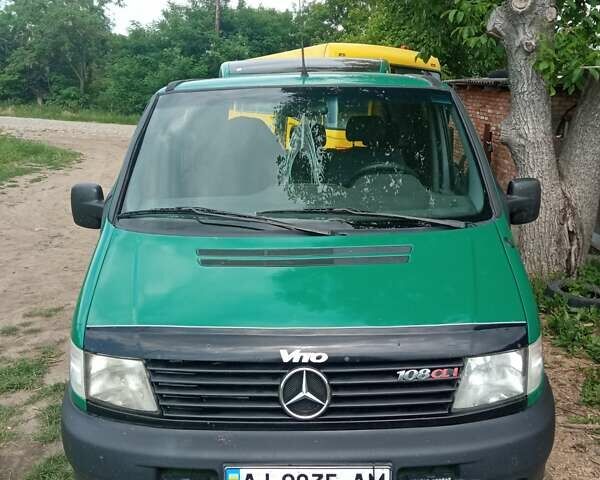 Зелений Мерседес Віто, об'ємом двигуна 2.15 л та пробігом 400 тис. км за 4750 $, фото 1 на Automoto.ua