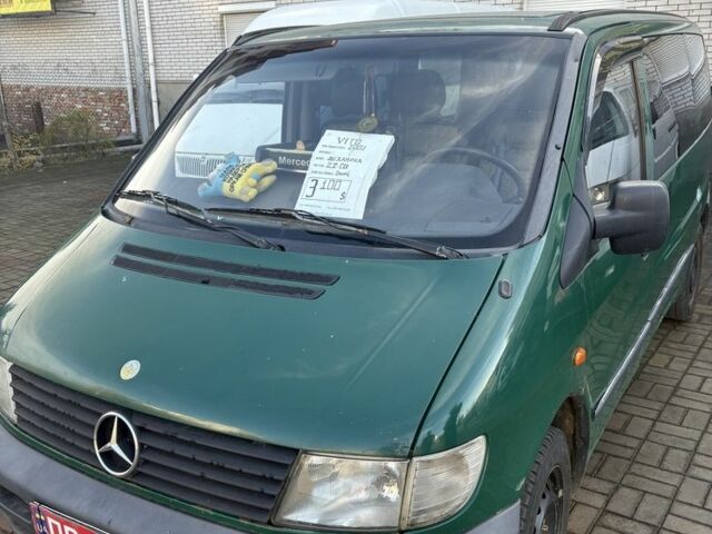 Зеленый Мерседес Вито, объемом двигателя 2.2 л и пробегом 400 тыс. км за 3000 $, фото 1 на Automoto.ua