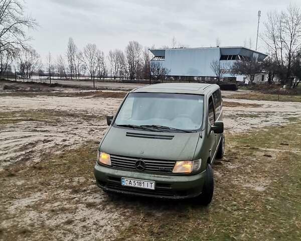 Зелений Мерседес Віто, об'ємом двигуна 2.15 л та пробігом 300 тис. км за 4650 $, фото 1 на Automoto.ua