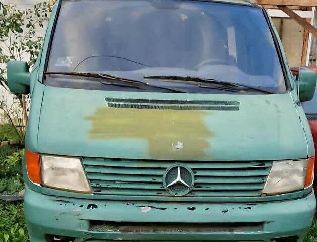 Зелений Мерседес Віто, об'ємом двигуна 2.2 л та пробігом 200 тис. км за 3500 $, фото 1 на Automoto.ua