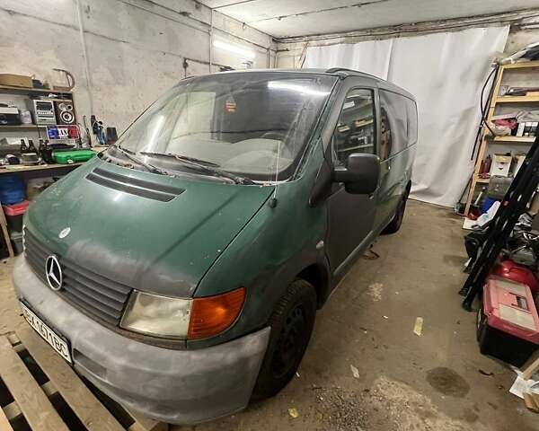 Зеленый Мерседес Вито, объемом двигателя 2.15 л и пробегом 360 тыс. км за 2699 $, фото 1 на Automoto.ua