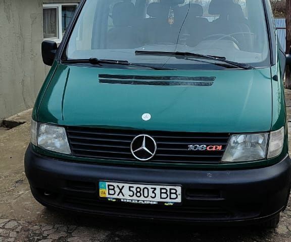 Зелений Мерседес Віто, об'ємом двигуна 2.1 л та пробігом 500 тис. км за 4200 $, фото 1 на Automoto.ua