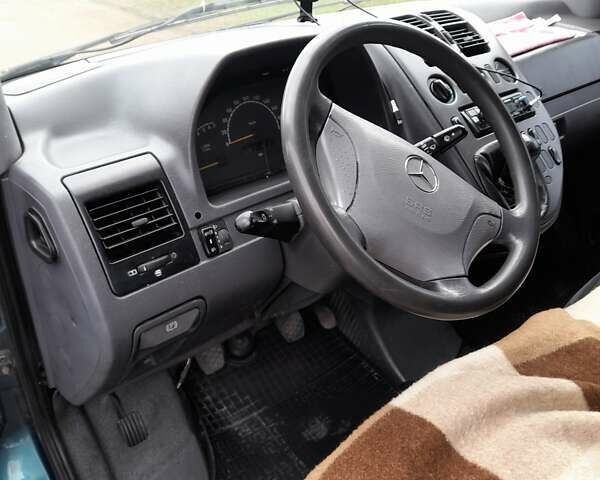 Зеленый Мерседес Вито, объемом двигателя 2.15 л и пробегом 270 тыс. км за 4500 $, фото 1 на Automoto.ua