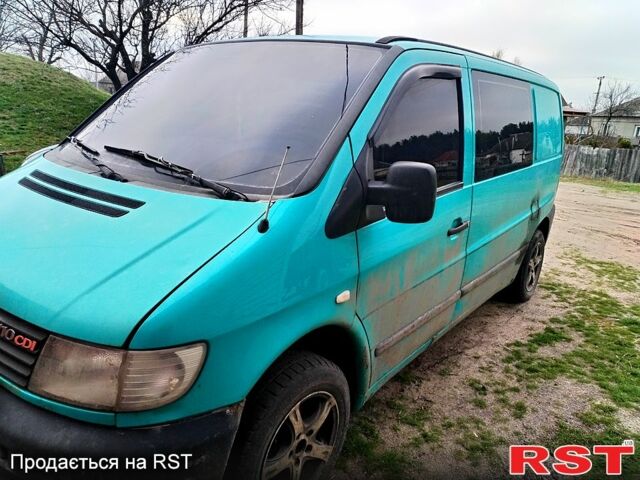 Зелений Мерседес Віто, об'ємом двигуна 22 л та пробігом 200 тис. км за 3200 $, фото 1 на Automoto.ua