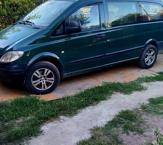 Зелений Мерседес Віто, об'ємом двигуна 2.1 л та пробігом 405 тис. км за 7900 $, фото 1 на Automoto.ua