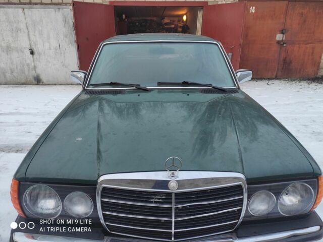 Зеленый Мерседес В123, объемом двигателя 2 л и пробегом 400 тыс. км за 1313 $, фото 1 на Automoto.ua