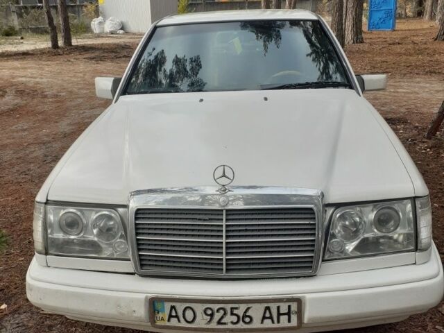 Білий Мерседес В124, об'ємом двигуна 3 л та пробігом 470 тис. км за 2300 $, фото 1 на Automoto.ua
