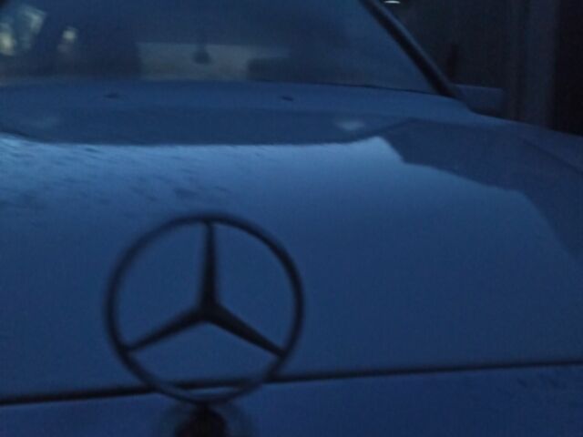 Белый Мерседес В124, объемом двигателя 2 л и пробегом 456 тыс. км за 1600 $, фото 1 на Automoto.ua