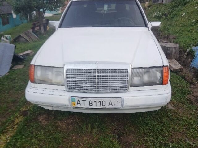 Білий Мерседес В124, об'ємом двигуна 0 л та пробігом 1 тис. км за 1500 $, фото 1 на Automoto.ua