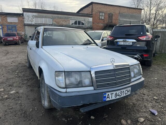 Белый Мерседес В124, объемом двигателя 2.3 л и пробегом 100 тыс. км за 998 $, фото 1 на Automoto.ua