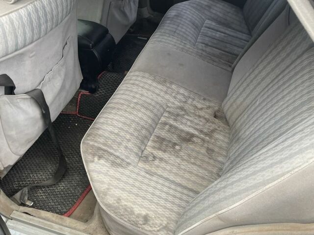 Черный Мерседес В124, объемом двигателя 2.3 л и пробегом 450 тыс. км за 1418 $, фото 1 на Automoto.ua