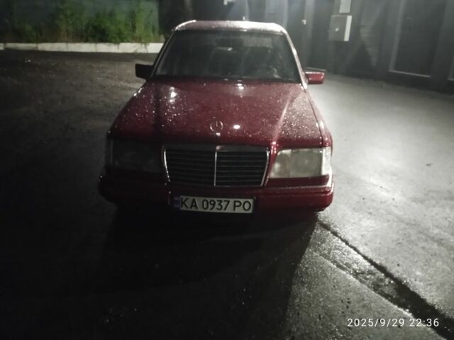 Червоний Мерседес В124, об'ємом двигуна 2 л та пробігом 2 тис. км за 4000 $, фото 1 на Automoto.ua