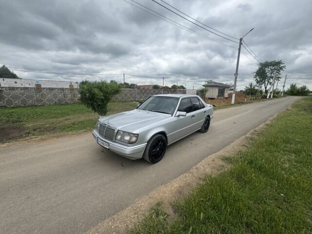 Сірий Мерседес В124, об'ємом двигуна 2.3 л та пробігом 280 тис. км за 2450 $, фото 1 на Automoto.ua