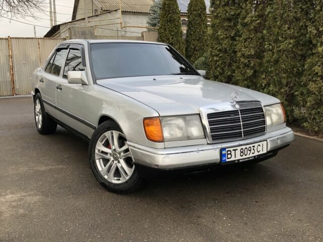 Сірий Мерседес В124, об'ємом двигуна 2.6 л та пробігом 333 тис. км за 2900 $, фото 1 на Automoto.ua