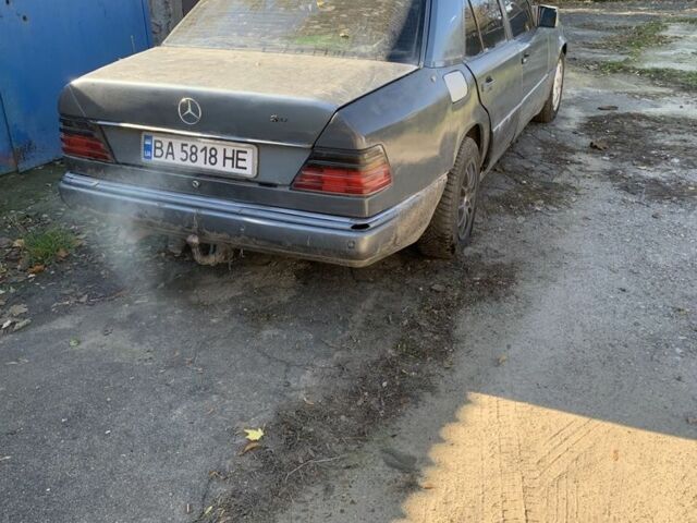 Сірий Мерседес В124, об'ємом двигуна 3 л та пробігом 250 тис. км за 1600 $, фото 1 на Automoto.ua
