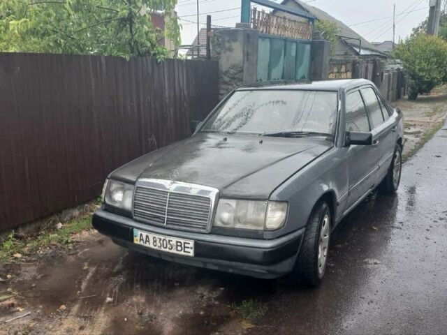 Серый Мерседес В124, объемом двигателя 2.5 л и пробегом 3 тыс. км за 1500 $, фото 1 на Automoto.ua