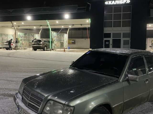 Сірий Мерседес В124, об'ємом двигуна 2 л та пробігом 250 тис. км за 2400 $, фото 1 на Automoto.ua