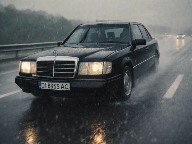 Серый Мерседес В124, объемом двигателя 2.3 л и пробегом 393 тыс. км за 1900 $, фото 1 на Automoto.ua