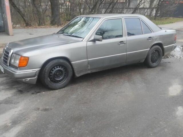 Серый Мерседес В124, объемом двигателя 2 л и пробегом 265 тыс. км за 1499 $, фото 1 на Automoto.ua