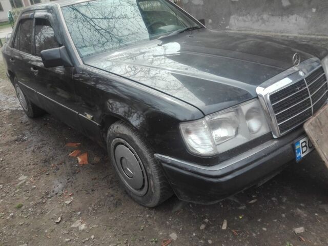 Сірий Мерседес В124, об'ємом двигуна 0 л та пробігом 270 тис. км за 3600 $, фото 1 на Automoto.ua