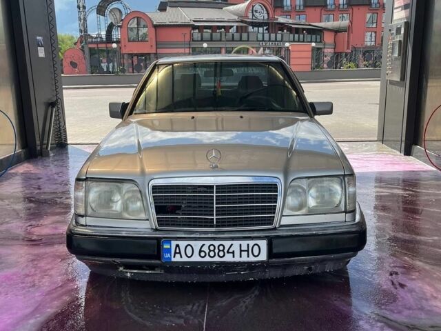 Сірий Мерседес В124, об'ємом двигуна 2.5 л та пробігом 400 тис. км за 2700 $, фото 1 на Automoto.ua