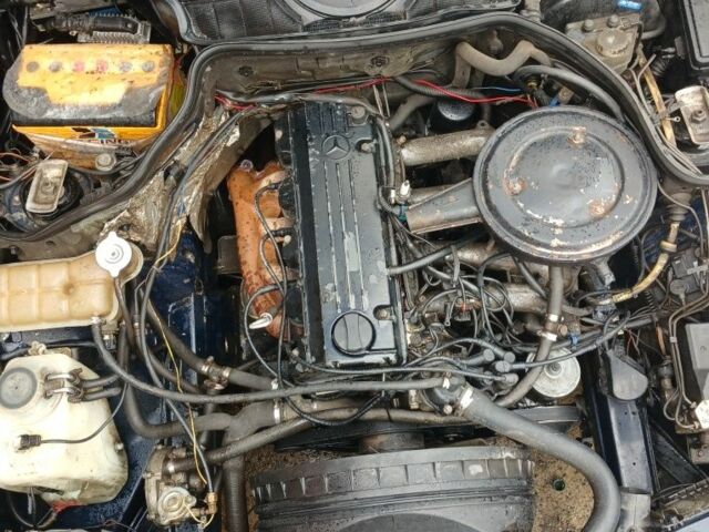 Синий Мерседес В124, объемом двигателя 2.3 л и пробегом 1 тыс. км за 1999 $, фото 1 на Automoto.ua