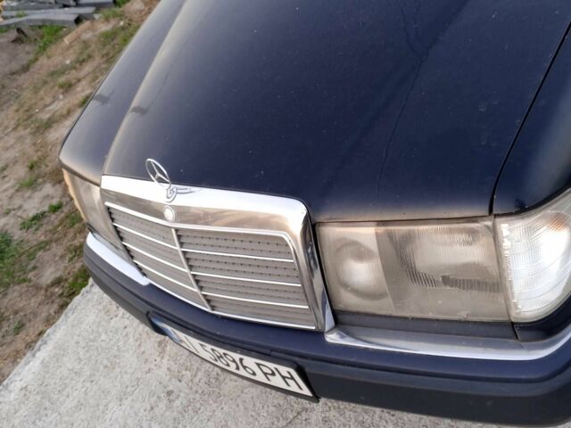 Синій Мерседес В124, об'ємом двигуна 0 л та пробігом 440 тис. км за 2500 $, фото 1 на Automoto.ua