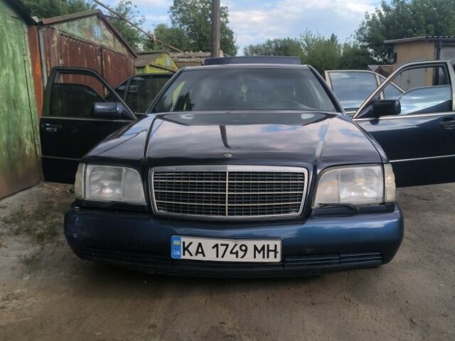 Синий Мерседес В124, объемом двигателя 4.2 л и пробегом 1000 тыс. км за 3000 $, фото 1 на Automoto.ua