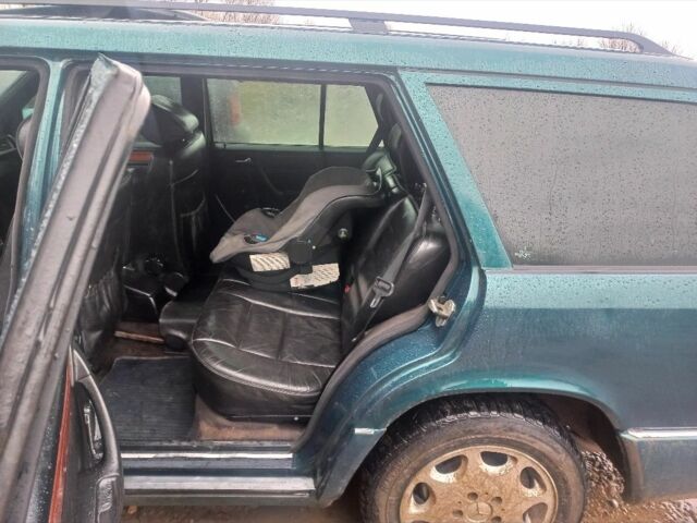 Зеленый Мерседес В124, объемом двигателя 2 л и пробегом 1 тыс. км за 2600 $, фото 1 на Automoto.ua