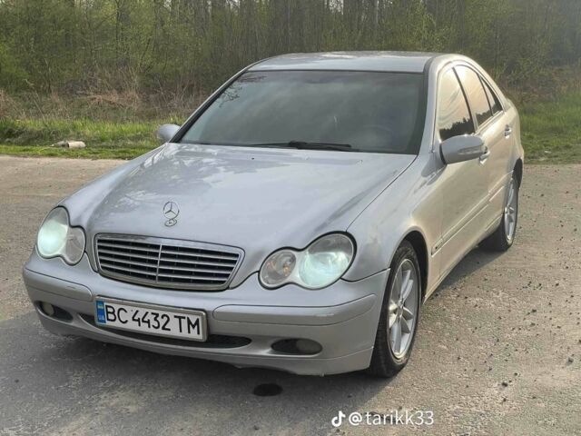 Серый Мерседес X-Class, объемом двигателя 2 л и пробегом 260 тыс. км за 4292 $, фото 1 на Automoto.ua