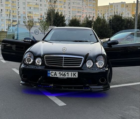 Черный Мерседес CLK-Class, объемом двигателя 3.2 л и пробегом 338 тыс. км за 8500 $, фото 1 на Automoto.ua