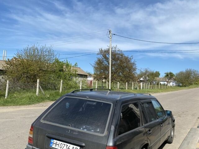 Черный Мерседес CLK-Class, объемом двигателя 2.3 л и пробегом 250 тыс. км за 1500 $, фото 1 на Automoto.ua
