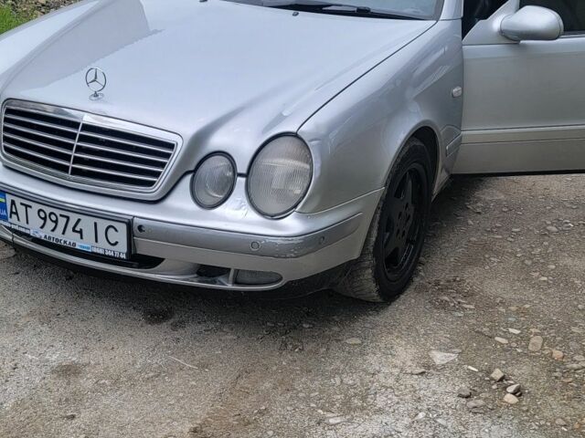 Серый Мерседес CLK-Class, объемом двигателя 2 л и пробегом 320 тыс. км за 3500 $, фото 1 на Automoto.ua