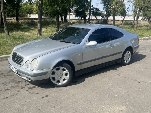 Сірий Мерседес CLK-Class, об'ємом двигуна 2.3 л та пробігом 486 тис. км за 4318 $, фото 1 на Automoto.ua