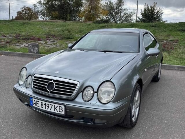 Сірий Мерседес CLK-Class, об'ємом двигуна 3.2 л та пробігом 325 тис. км за 4650 $, фото 1 на Automoto.ua