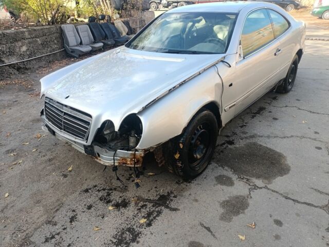 Сірий Мерседес CLK-Class, об'ємом двигуна 0 л та пробігом 1 тис. км за 350 $, фото 1 на Automoto.ua