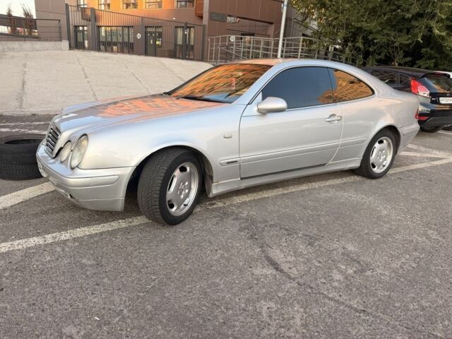 Серый Мерседес CLK-Class, объемом двигателя 2 л и пробегом 400 тыс. км за 4494 $, фото 1 на Automoto.ua