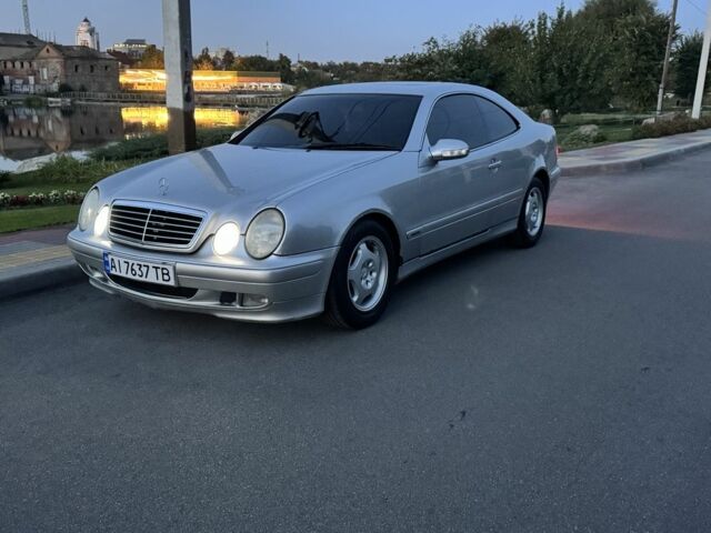 Серый Мерседес CLK-Class, объемом двигателя 2 л и пробегом 297 тыс. км за 4100 $, фото 1 на Automoto.ua