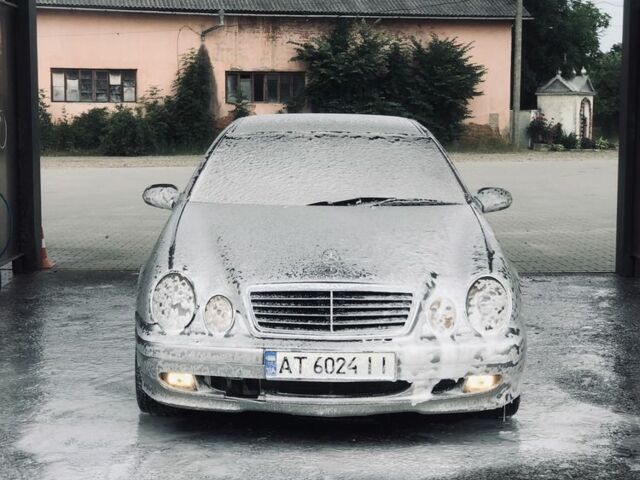 Серый Мерседес CLK-Class, объемом двигателя 2 л и пробегом 280 тыс. км за 3599 $, фото 1 на Automoto.ua